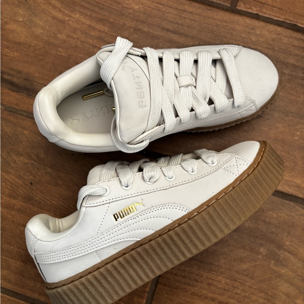 New size 9 White grayish Platform Sneakers skater